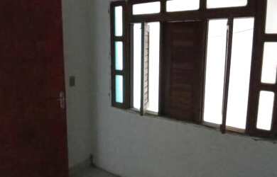 Imagem: A casa possui 1 Dormitório, 1 Banheiro e está localizado