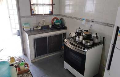 Imagem: A casa em condomínio possui 2 Dormitórios, 2 Banheiros, 3