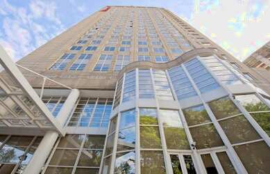 Imagem: O studio possui 1 Dormitório, 1 Banheiro, 1 Vaga na garagem