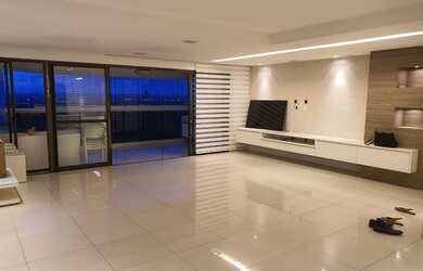 Imagem: O apartamento possui 4 Dormitórios, 3 Banheiros, 3 Vagas na