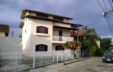 Imagem: A casa em condomínio possui 3 Dormitórios, 3 Banheiros, 1