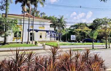 Imagem: A casa para alugar possui 1 Dormitório, 5 Banheiros, 5 Vagas