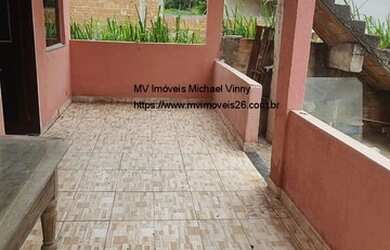 Imagem: A casa possui 4 Dormitórios, 4 Banheiros, 1 Vaga na garagem