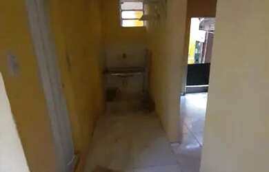 Imagem: A casa possui 2 Dormitórios e 1 Banheiro e está localizado