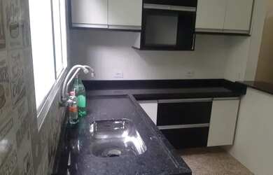 Imagem: A casa possui 2 Dormitórios, 2 Banheiros, 1 Vaga na garagem