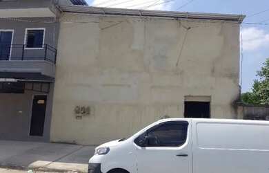 Imagem: A casa possui 1 Dormitório, 1 Banheiro e está localizado