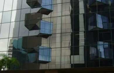 Imagem: O depósito possui 4 Vagas na garagem e 216m² de Área e está