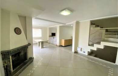 Imagem: A casa em condomínio possui 3 Dormitórios, 4 Banheiros, 3