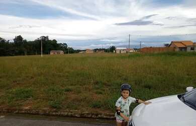 Imagem: O terreno possui 400m² de Área e está localizado em Oliveira