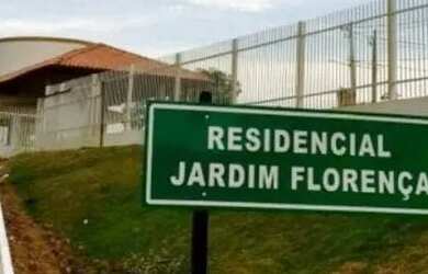 Imagem: A casa em condomínio possui 2 Dormitórios, 1 Banheiro, 4 Vagas