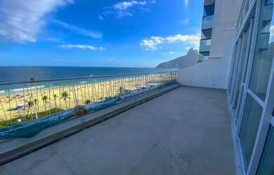 Imagem: O apartamento na cobertura possui 4 Dormitórios, 5 Banheiros