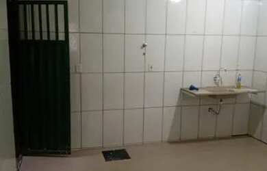 Imagem: A casa possui 2 Dormitórios, 1 Banheiro, 1 Vaga na garagem