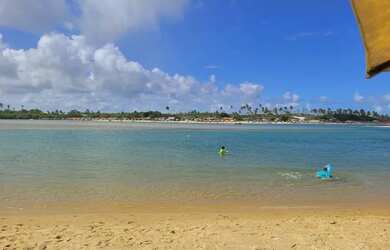 Imagem: A casa possui 2 Dormitórios, 2 Banheiros, 2 Vagas na garagem