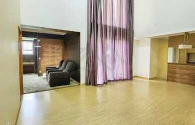 Imagem: O apartamento possui 3 Dormitórios, 1 Banheiro, 3 Vagas na