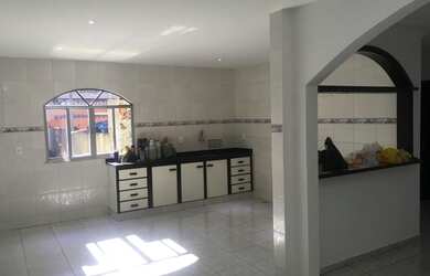 Imagem 14: Alugo linda casa gigante. Peço deposito de 3 meses o valor do aluguel