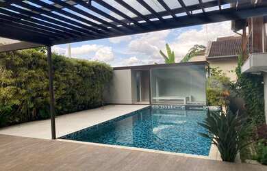 Imagem: A casa em condomínio possui 5 Dormitórios, 5 Banheiros, 5