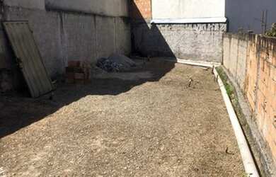 Imagem: O terreno possui 120m² de Área e está localizado em Tropical