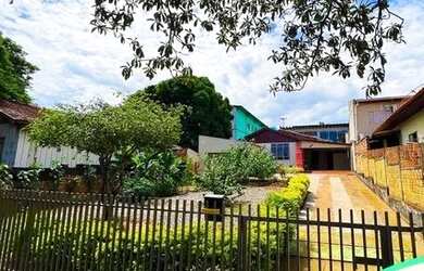 Imagem: A casa possui 2 Dormitórios, 3 Banheiros, 5 Vagas na garagem