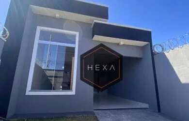 Imagem: A casa possui 3 Dormitórios, 2 Banheiros, 3 Vagas na garagem