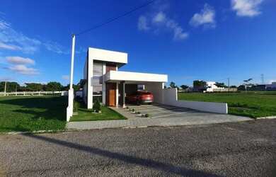 Imagem: A casa em condomínio possui 3 Dormitórios, 4 Banheiros, 2