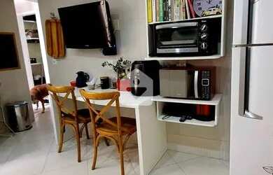 Imagem: O apartamento possui 3 Dormitórios, 2 Banheiros, 2 Vagas na