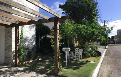 Imagem: A casa em condomínio possui 4 Dormitórios, 5 Banheiros, 4