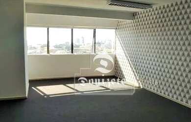 Imagem: O depósito possui 2 Vagas na garagem, 40m² de Área e está