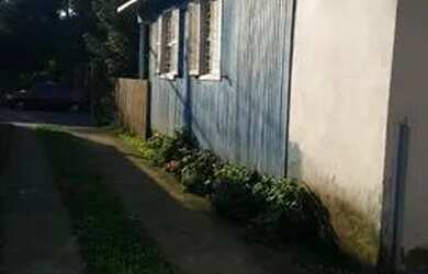 Imagem: A casa possui 2 Dormitórios, 1 Banheiro e 363m² de Área e