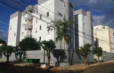 Imagem: O apartamento possui 3 Dormitórios, 2 Banheiros, 1 Vaga na