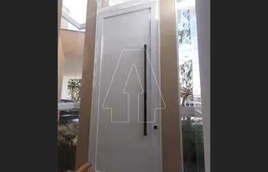 Imagem: A casa em condomínio possui 3 Dormitórios, 2 Banheiros, 2