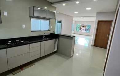 Imagem 9: Forest Hill / Térrea 240m² 3 Suítes / Com Modulados / Bem localizado...