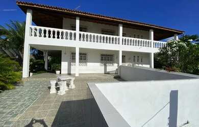 Imagem: A casa possui 5 Dormitórios, 5 Banheiros, 5 Vagas na garagem