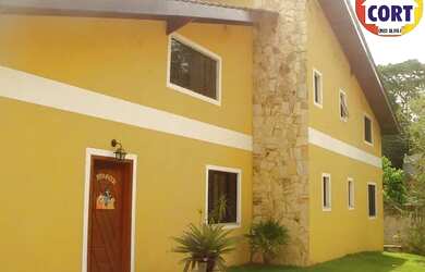 Imagem: A casa em condomínio possui 4 Dormitórios, 2 Banheiros, 2