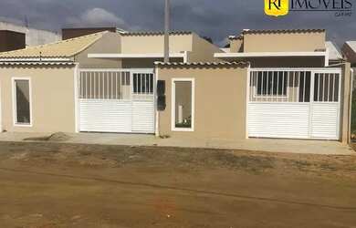 Imagem: A casa possui 2 Dormitórios, 1 Banheiro, 1 Vaga na garagem