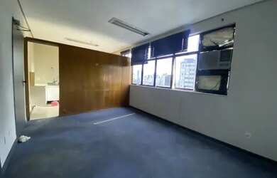 Imagem: O depósito possui 38m² de Área e está localizado em Santo