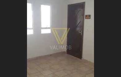 Imagem: A casa possui 3 Dormitórios, 3 Banheiros, 1 Vaga na garagem