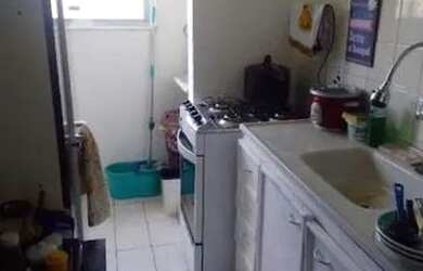 Imagem: O apartamento possui 2 Dormitórios, 1 Banheiro, 1 Vaga na garagem