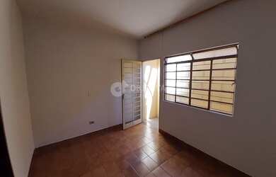 Imagem: Casa comercial no bairro Martins para aluguel