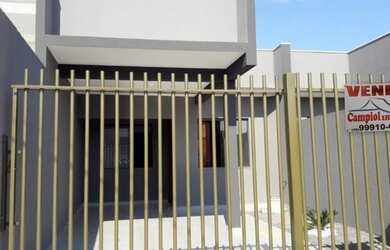 Imagem: A casa possui 2 Dormitórios, 1 Banheiro, 2 Vagas na garagem