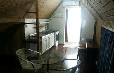 Imagem: A kitnet possui 1 Dormitório, 1 Banheiro, Ar-condicionado e