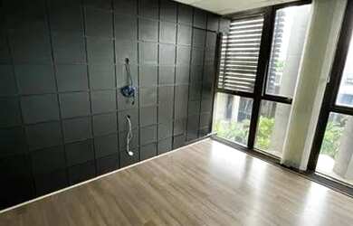 Imagem: O depósito possui 3 Vagas na garagem, 150m² de Área e está