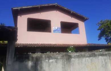 Imagem: A casa possui 4 Dormitórios, 3 Banheiros, 5 Vagas na garagem