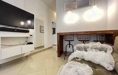 Imagem: O apartamento possui 1 Dormitório, 1 Banheiro, 50m² de Área