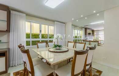 Imagem: A casa em condomínio possui 4 Dormitórios, 4 Banheiros, 3