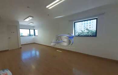 Imagem: O depósito possui 2 Vagas na garagem, 60m² de Área e está