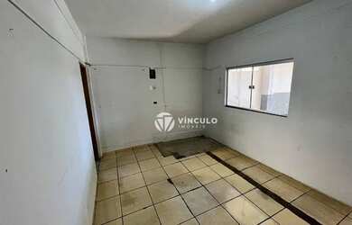 Imagem: A kitnet possui 1 Dormitório, 1 Banheiro, 1 Vaga na garagem