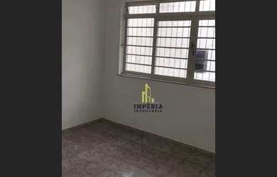 Imagem: A casa possui 3 Dormitórios, 2 Banheiros, 3 Vagas na garagem