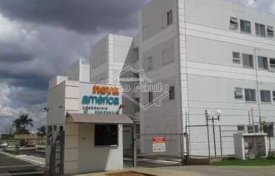 Imagem: O apartamento possui 2 Dormitórios, 1 Banheiro, 1 Vaga na garagem