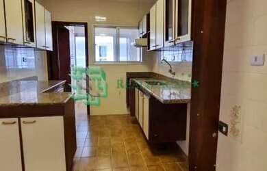 Imagem: O apartamento possui 2 Dormitórios, 1 Banheiro, 2 Vagas na