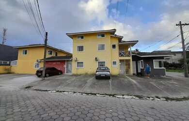 Imagem: A casa em condomínio possui 2 Dormitórios, 1 Banheiro, 2 Vagas